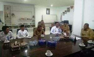 Suasana pertemuan Kepala BNNP NTB Brigjen Pol Gde Sugianyar Dwi Putra dan rombongan dengan Bupati Dompu H. Bambang M. Yasin. (ist/lakeynews.com)