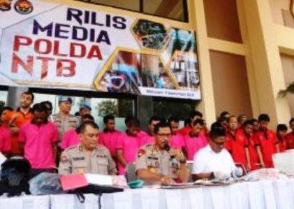 Kapolda NTB Irjen Pol. Drs. Nana Sudjana AS, MM, saat Konferensi Pers di Mapolda, Senin (9/9).  (ist/lakeynews.com)